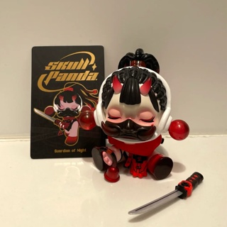 【ของแท้】POPMART Skullpanda City of Night Series ชุดกล่องสุ่ม ตุ๊กตาฟิกเกอร์ SP ซ่อนได้ 12 แบบ