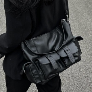 กระเป๋าแฟชั่น💕 ย้อนยุคฝรั่งเศส สีดำ กระเป๋าสะพายข้างหนังนิ่ม ความจุสูง