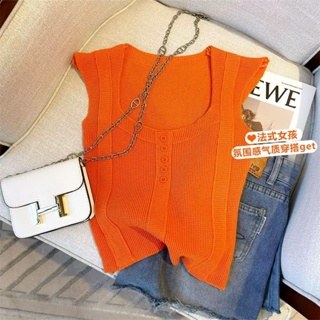 เสื้อครอปสีส้มหวาน กางเกงสแล็คสีดํา เสื้อถักแขนกุด ผ้าทอแขนกุด ผ้าซิ่นบาง