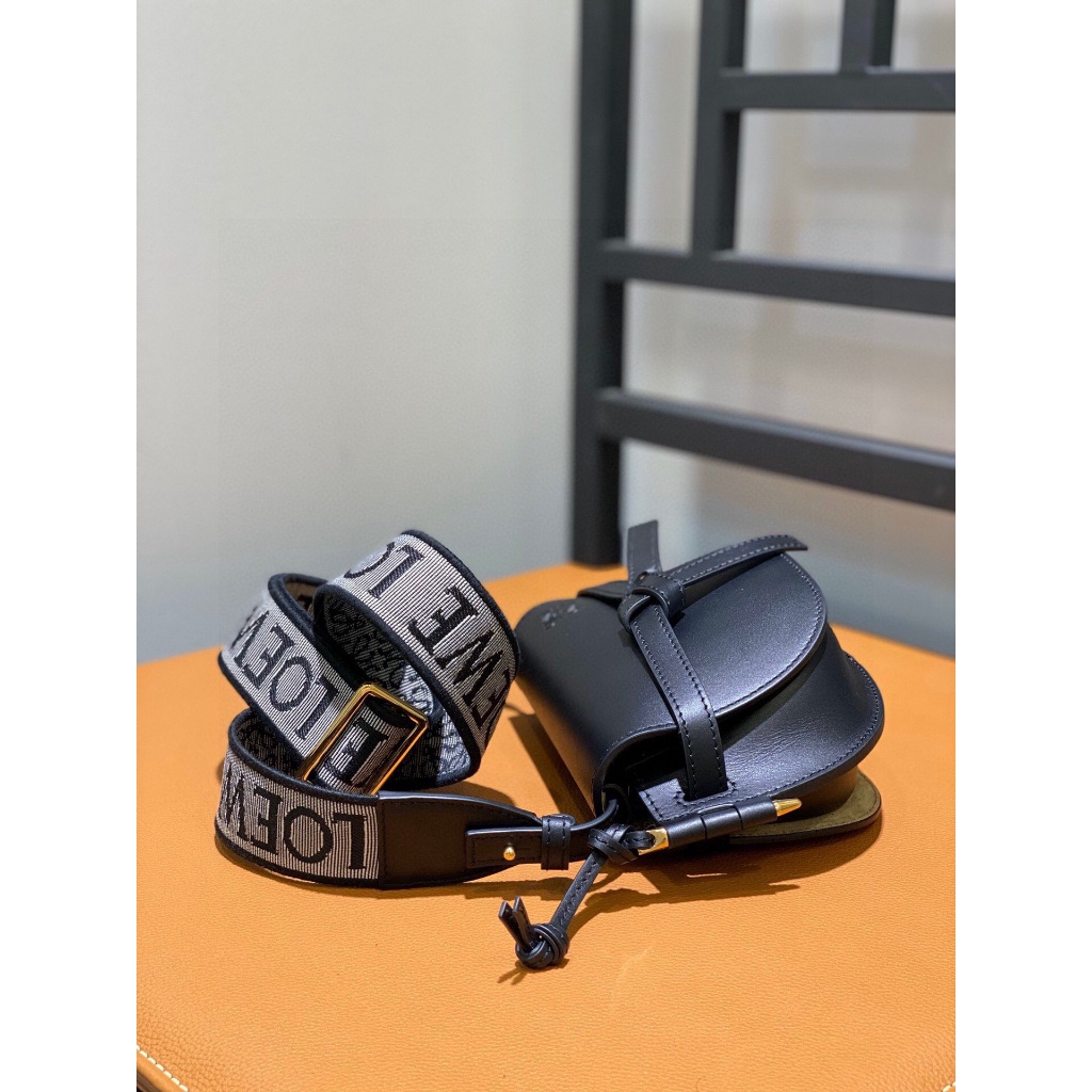 พรี-ราคา8900-loewe-gate-dual-mini-66052-หนังแท้-กระเป๋าสะพายข้าง-กระเป๋าสะพาย21-12-5-9cm