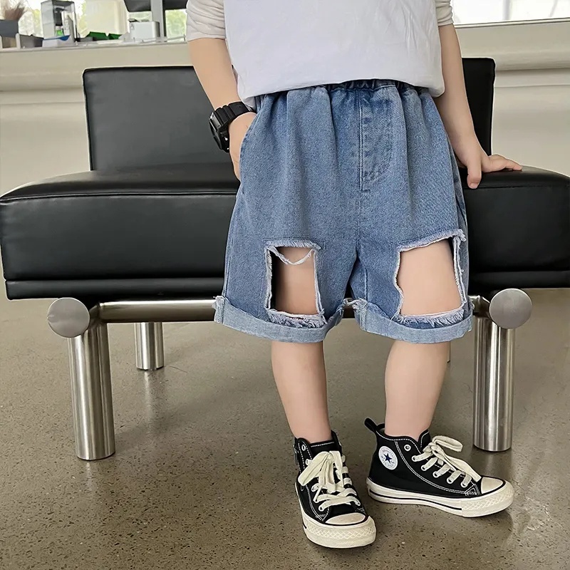 กางเกงขาสั้นฤดูร้อนของเด็กผู้ชาย-2023-ใหม่อินเทรนด์สไตล์ต่างประเทศเด็กหล่อสบายๆกางเกงยีนส์ขาด-เสื้อผ้าเด็กผู้ชาย
