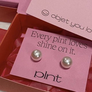 Korean ins blogger fever Shijia also imported pearl earrings from Fritillaria thunbergii.