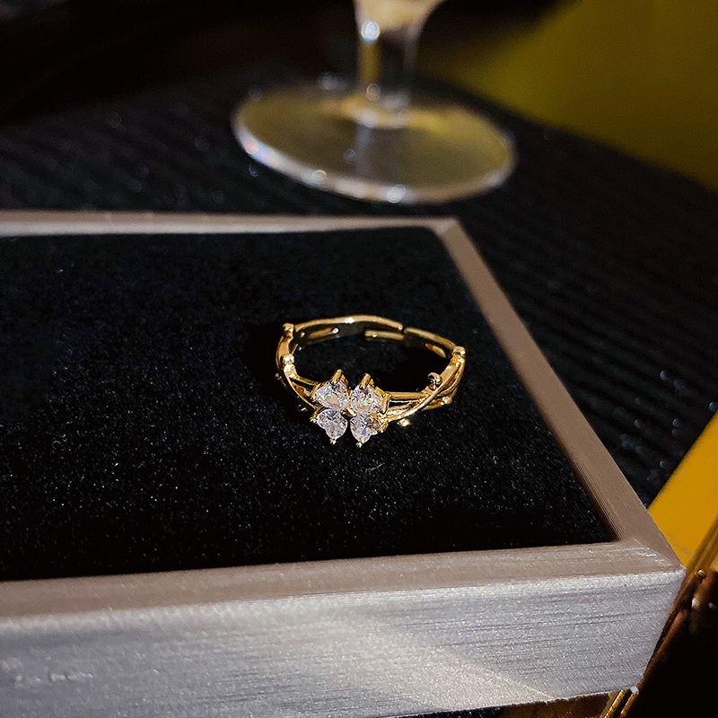 แหวนแต่งงาน-เหล็กไทเทเนียม-ประดับเพทาย-คริสตัล-รูปดอกไม้-สีทอง-หรูหรา-เครื่องประดับแฟชั่น-สําหรับผู้หญิง