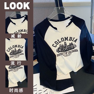 ใหม่ เสื้อยืดลําลอง แขนยาว คอวี พิมพ์ลายตัวอักษร สีตัดกัน ทรงสลิมฟิต สไตล์เรโทร สําหรับสตรี