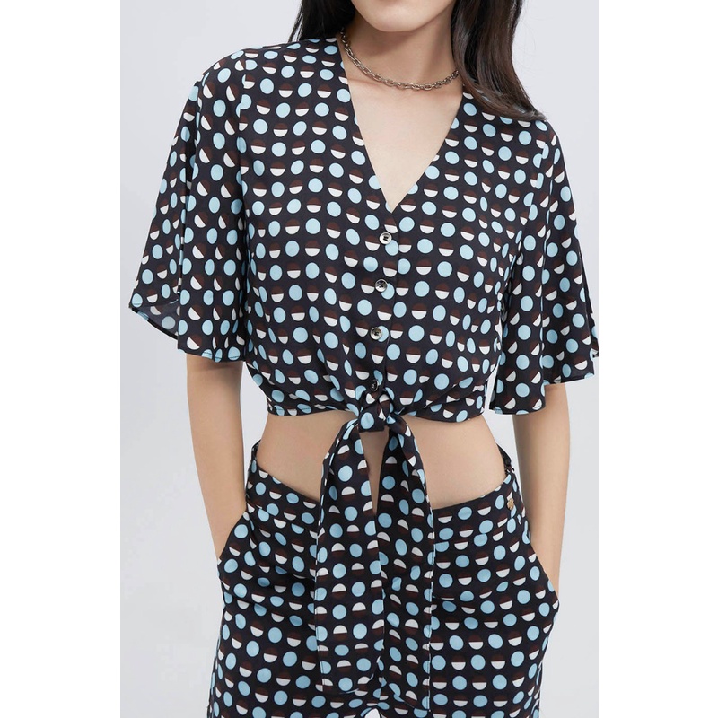 esp-เสื้อเบลาส์ลายจุดแต่งโบว์-ผู้หญิง-สีดำ-dot-print-blouse-with-bow-tie-detail-5859