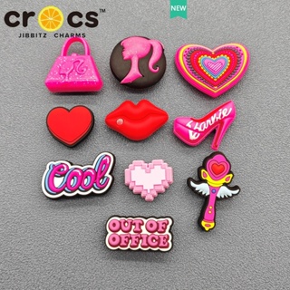 ภาพขนาดย่อของภาพหน้าปกสินค้าBarbie Jibbitz crocs charms หัวเข็มขัดรองเท้า อุปกรณ์เสริมรองเท้า สีชมพู เด็กผู้หญิง รวมกัน DIY น่ารัก ตกแต่งหัวเข็มขัด จากร้าน hongping121475.th บน Shopee