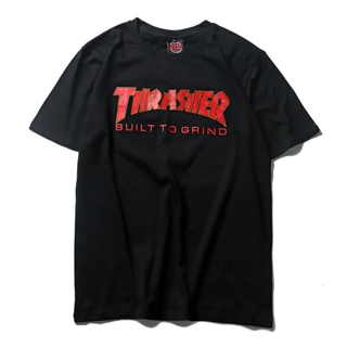 【Hot】พร้อมสต็อกผลิตภัณฑ์ใหม่ Thrasher x อิสระแขนสั้นคู่ streetwear แฟชั่นเสื้อยืดฤดูร้อนเสื้อยืด [M-XL]
