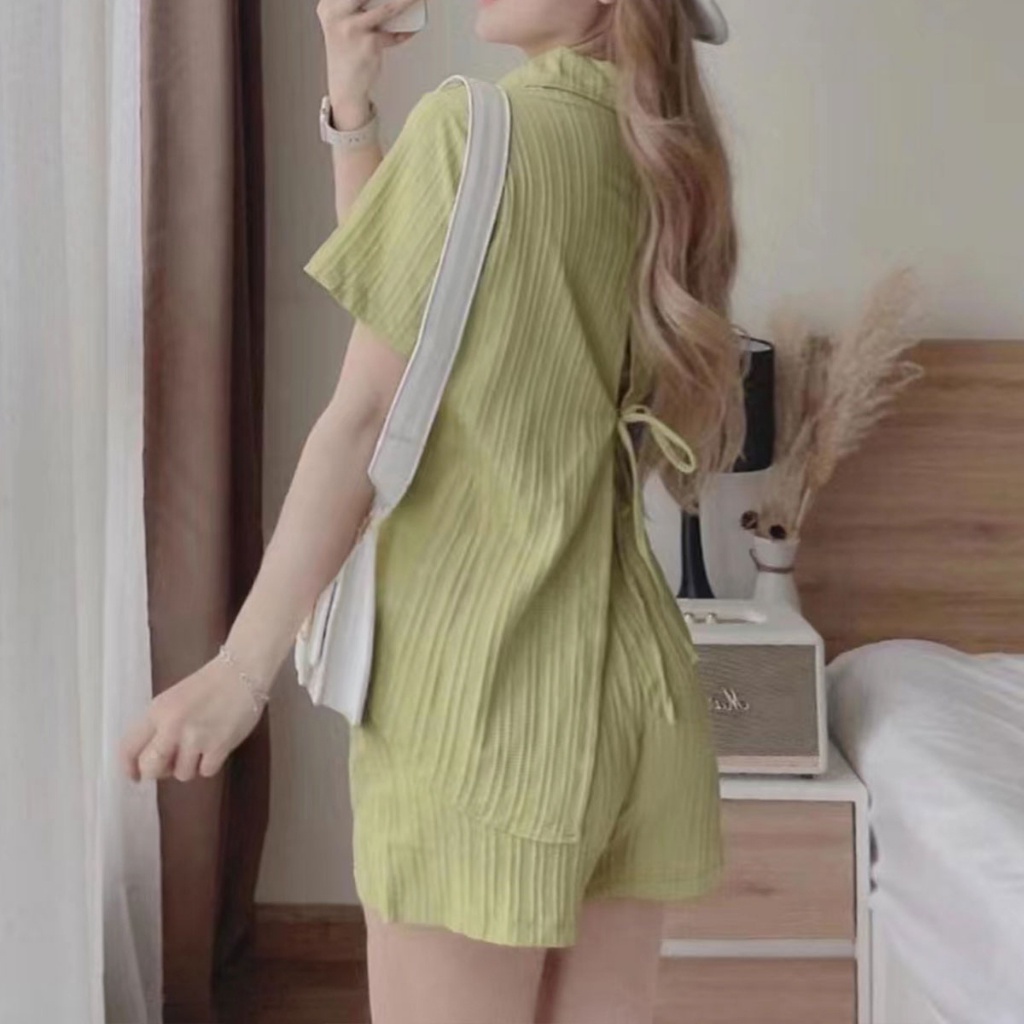 เสื้อผ้าเเฟชั่นผู้หญิงสไตล์เกาหลี-2-ชิ้น-เสื้อคอปก-กางเกงขาสั้นสไตล์เกาหลี