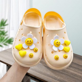 CROCS ชุดจิบบิตไข่มุก ดอกเดซี่ ดอกทานตะวัน หัวใจ เครื่องประดับ สําหรับตกแต่งรองเท้าผู้หญิง