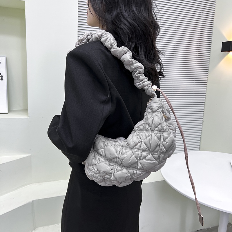กระเป๋า-hobo-สไตล์เกาหลีน้ำหนักเบาสบาย-ๆ-สำหรับผู้หญิง-big-c