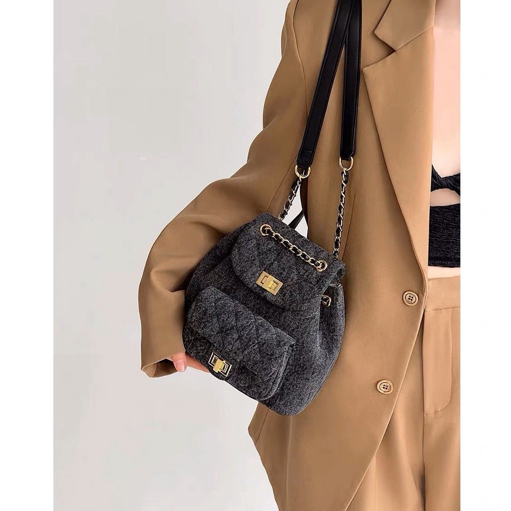 hot-sale-กระเป๋าเป้ขนาดเล็ก-แฟชั่นเกาหลี-กระเป๋าเป้ผู้หญิง-คุณภาพสูงผ้ายีนส์-ตกแต่งโซ่-สีสวย-2-สี