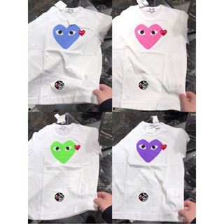 พร้อมส่ง เสื้อยืดแขนสั้น พิมพ์ลายหัวใจ CDG Rei Kawakubo PLAY สีชมพู สีฟ้า สีเขียว สีม่วง