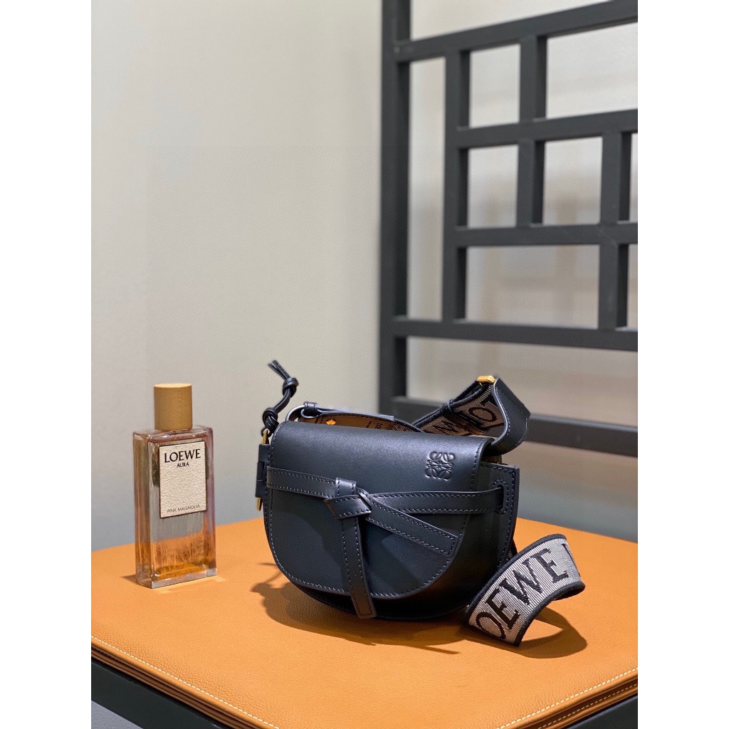 พรี-ราคา8900-loewe-gate-dual-mini-66052-หนังแท้-กระเป๋าสะพายข้าง-กระเป๋าสะพาย21-12-5-9cm