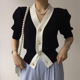 เสื้อกันหนาว คอวี แขนสั้น กระดุมแถวเดียว เข้ากับทุกการแต่งกาย สไตล์เกาหลี ฝรั่งเศส สีดํา สีขาว Y9BD