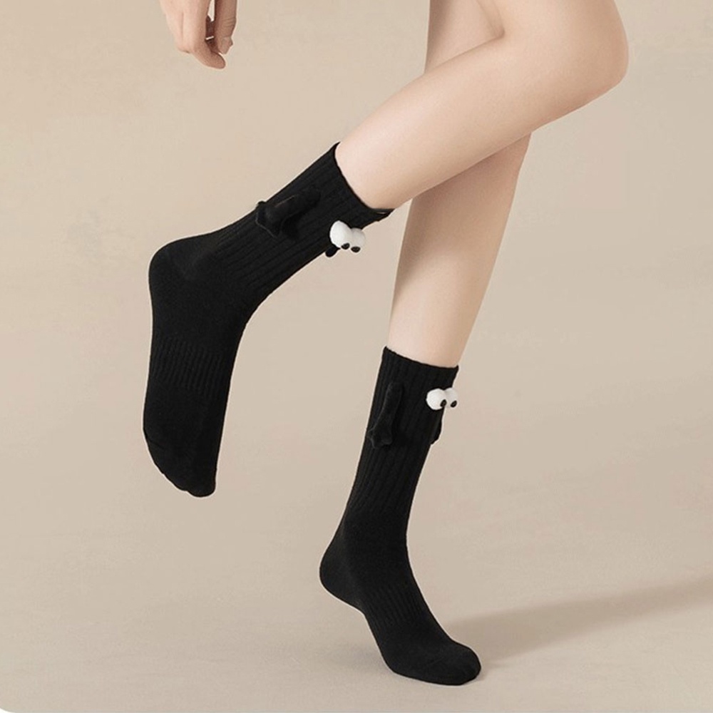 ถุงเท้าคอสูงสำหรับผู้ชายและผู้หญิงพร้อมถุงเท้าแม่เหล็กตลก-ถุงเท้าคู่สุดฮอตในสีดำและสีขาว-bri