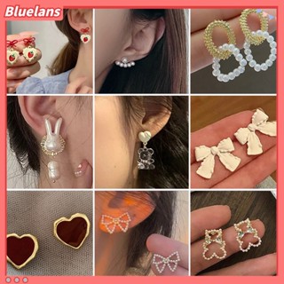 【 Bluelans 】ต่างหูสตั๊ด ประดับโบว์ ไข่มุกเทียม ลายดอกไม้ สไตล์วินเทจ ของขวัญ สําหรับผู้หญิง 1 คู่