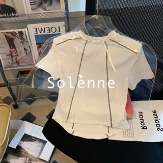 Solenne เสื้อครอป เสื้อยืดผู้หญิง ครอป baby tee สาวเรโทร 2023 NEW Style 072132