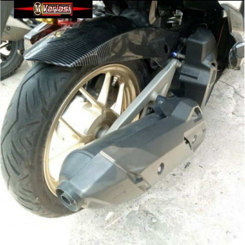 บังโคลนคาร์บอน-hugger-fender-under-honda-vario-150-125