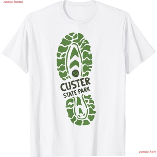 【hot sale】comic home Custer State Park South Dakota SD Hiking Boot Souvenir T-Shirt เสื้อยืด ดพิมพ์ลาย เสื้อยืดผ้าฝ้าย ค