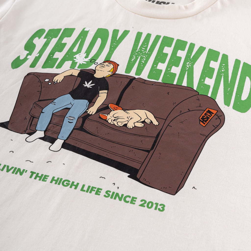 steady-weekend-สีงาช้าง-classic-tee-unisex-look