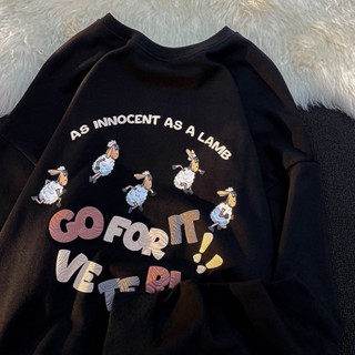เสื้อกันหนาวแขนยาว คอกลม พิมพ์ลายการ์ตูนแกะ สไตล์วินเทจ ขนาดใหญ่ เหมาะกับฤดูหนาว สําหรับผู้ชาย และผู้หญิง