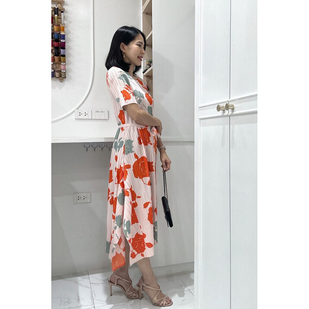 2muay-รุ่น-pp91446-short-sleeve-flower-printed-pleat-dress-เดรสผู้หญิง-เดรสพลีทคุณภาพ-4สี-free-size