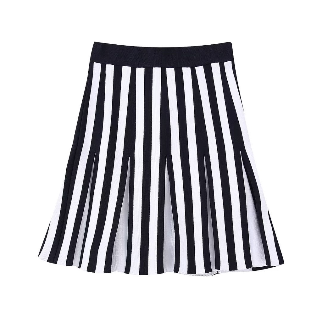 uibey-เสื้อถัก-คอกลม-แขนสั้น-ลายทาง-กระโปรงยาวครึ่งหนึ่ง-3560