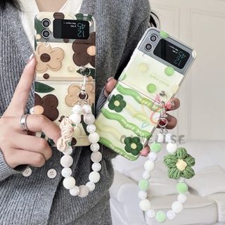 เคสโทรศัพท์มือถือแบบนิ่ม กันกระแทก ลายดอกไม้ สีเขียว สีน้ําตาล พร้อมสายคล้องข้อมือ และสายคล้องข้อมือ สําหรับ Samsung Galaxy Z Flip 4 Z Flip 3 5G Flip4 Flip3