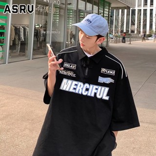 ASRV เสื้อโปโลผู้ชาย เสื้อโปโลพิมพ์ตัวอักษรและตัวเลขมาตรฐานทั้งหมดตรงกับ 2023 อินเทรนด์ใหม่ศิลปะแขนสั้นผู้ชาย