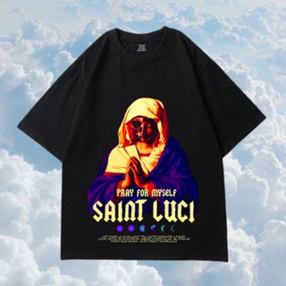 เสื้อยืดสีขาวเสื้อยืด SAINT LUCI GRAPHIC TEE - KAOS BAJU ล่าสุด DISTRO สําหรับผู้ชาย ผู้หญิงS-4XL