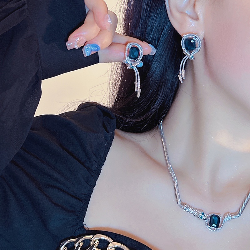 สร้อยคอไทเทเนียมเหล็ก-รูปกระดูกงู-หรูหรา-ระดับไฮเอนด์-แบบเรียบง่าย