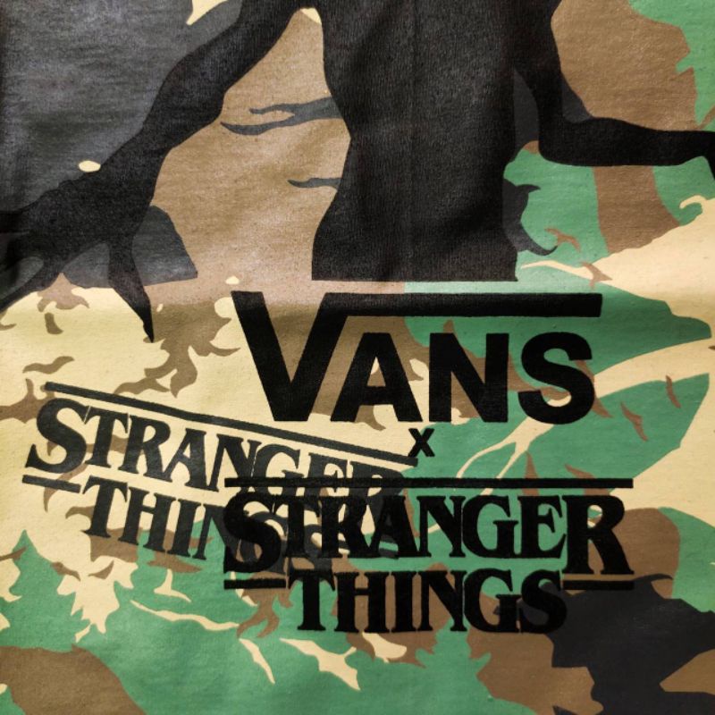 มีความสุข-เสื้อยืด-stranger-things-x-vans-เสื้อยืด-vans