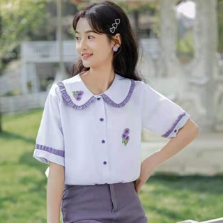 Classy .girl～เสื้อเชิ้ต  ดอกไม้ปักประกบกันปลอกคอตุ๊กตาเสื้อเชิ้ตแขนสั้น เวอร์ชั่นเกาหลีอ่อนโยนสดชื่นแขนสั้น#DZ00146