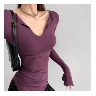 🛒คุณภาพดี🛒ยุโรปและอเมริกาเซ็กซี่ยืดหยุ่น Flipping คอ V ผอม Bottom เสื้อผู้หญิงปิดเอวจีบแยกแขนแตรกระเป๋าสะโพกด้านบน SH31076