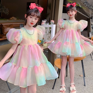 เสื้อผ้าเด็กผู้หญิงแขนพัฟชุดเจ้าหญิงชุดเดรสฤดูร้อน 2023 ใหม่ชุดไล่ระดับสีรุ้ง