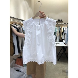 [พร้อมส่ง] Dongdaemun 2023 เสื้อแขนกุด คอกลม แต่งลูกไม้ สีพื้น สไตล์เกาหลี แฟชั่นฤดูใบไม้ผลิ สําหรับผู้หญิง