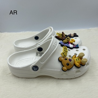 Get 4 Jibbitzs free รองเท้า Crocs รุ่น Classic Clog White/Black/Navy