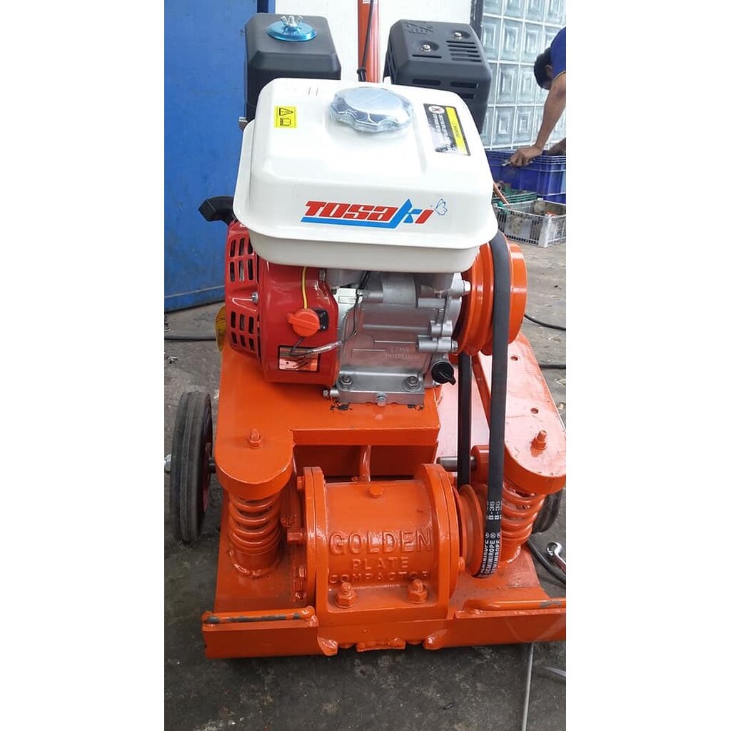 เครื่องตบดินพร้อมเครื่องยนต์-tosaki-6-5-hp-plate-compactor