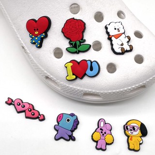 【Hot Bts Series】ใหม่ Jibbitz จี้ PVC รูปรองเท้า แบบถอดได้ สําหรับตกแต่งรองเท้าแตะ Crocs ของขวัญ ขายส่ง
