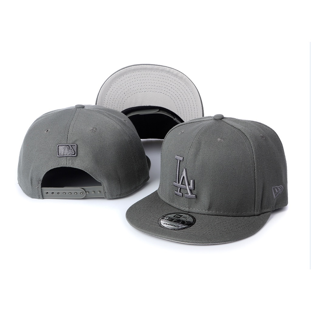 หมวกเบสบอล MLB Dodgers the Black flat brimmed hat สีเทา พื้นหลังกว้าง