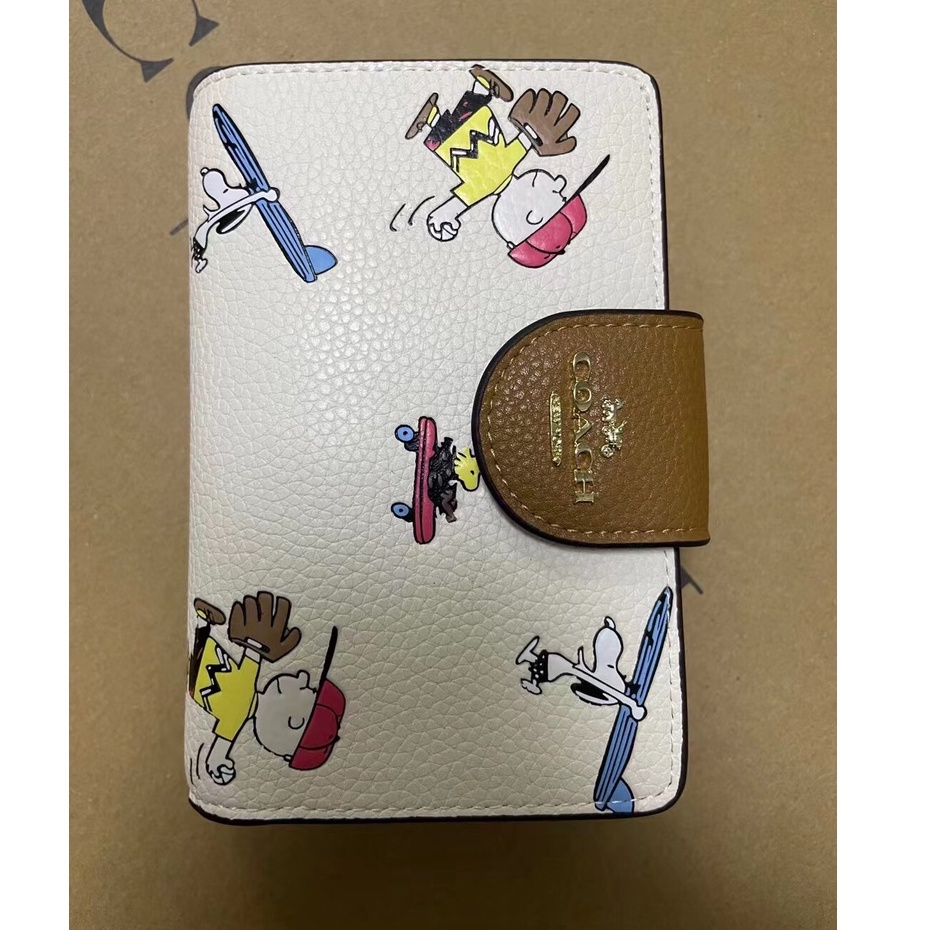 X PEANUTS x Snoopy Collaboration C4899 กระเป๋าสตางค์สุภาพสตรี COAC H