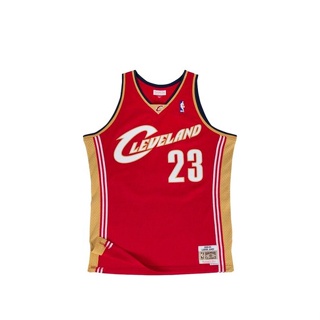 เสื้อกีฬาแขนสั้น ลายทีม Mitchell & Ness NBA Cleveland Cavaliers Lebron James 23 2003-04 883627