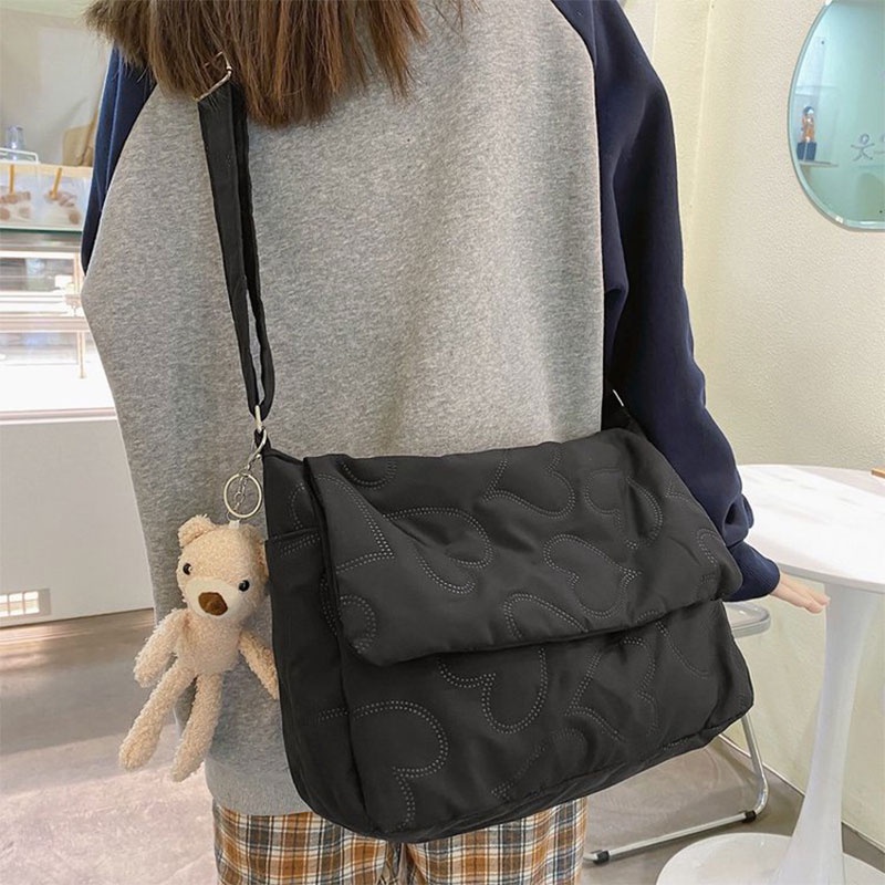 lyn-เสื้อผ้าฝ้ายสไตล์ญี่ปุ่นขี้เกียจกระเป๋าสะพายข้างความจุขนาดใหญ่กระเป๋าสะพายสีทึบ