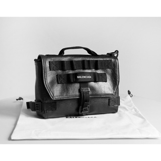 พรี​ ราคา5500 Balenciaga ARMY ไซส์​เล็ก หนังแกะ กระเป๋าสะพายข้าง กระเป๋าสะพาย22*15*8 cm