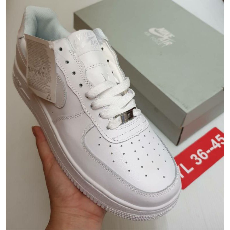 รองเท้าผ้าใบสีขาวล้วน-nike-air-force-1