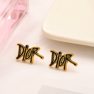 เครื่องประดับ ต่างหูสตั๊ด เหล็กไทเทเนียม รูปโลโก้ตัวอักษร Dior แฟชั่นสําหรับผู้หญิง