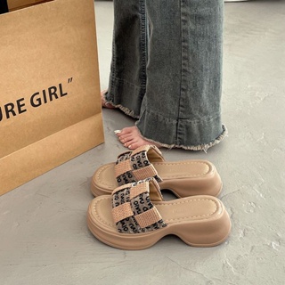 รองเท้าส้นตึก🍒รองเท้าแตะสไตล์เรียบง่าย แฟชั่นฤดูร้อน ใส่แล้วสวย รองเท้าที่จำเป็นของสาวๆ