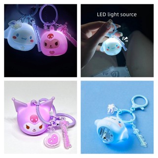 พวงกุญแจ จี้การ์ตูนอนิเมะ Sanrio Cinnamoroll Kuromi Light-up Kawaii น่ารัก เรืองแสง สําหรับห้อยกระเป๋านักเรียน