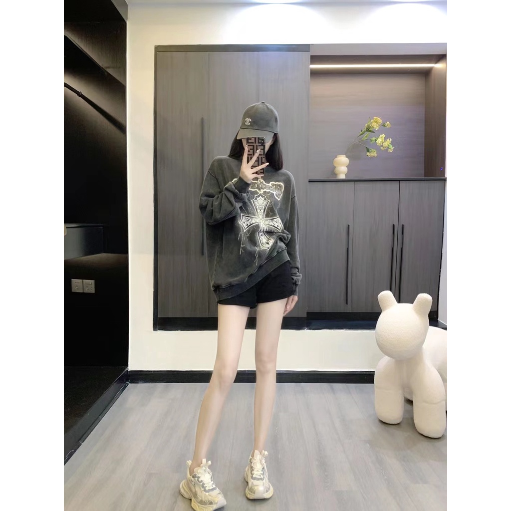 m8ps-chrome-hearts-23-autumn-and-winter-new-printing-hot-drilling-washing-process-complex-old-washed-round-neck-long-sleeve-sweater-womens-fashion