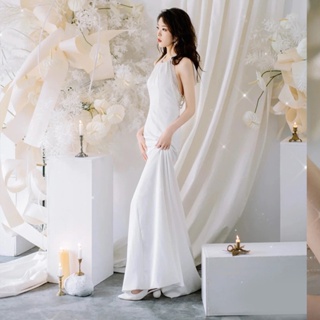 ชุดแต่งงานที่เรียบง่ายผ้าซาตินใหม่เซ็กซี่แขนกุดเจ้าสาวริมทะเลสนามหญ้าแต่งงานฮันนีมูนเดินทางชุดสีขาว